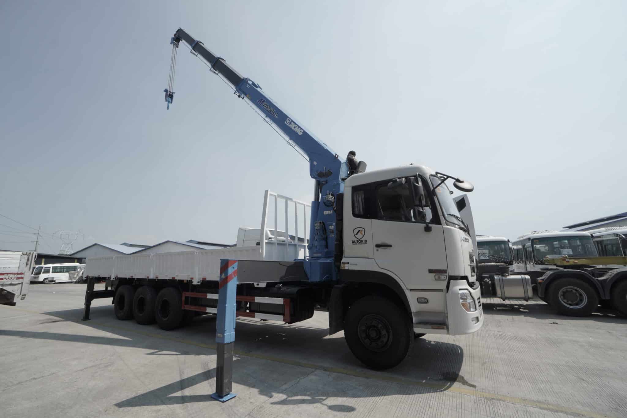 Crane Truck Hire